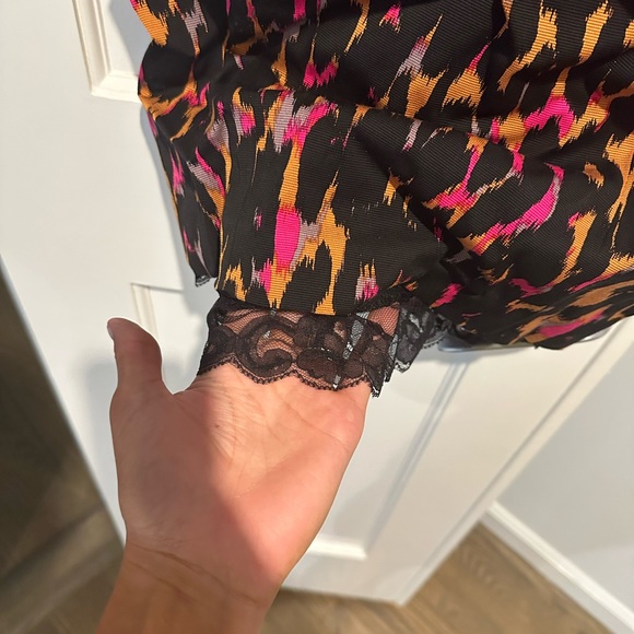 LIKE NEW Trina Turk Animal Sheath Dress sz 0 - Picture 5 of 6